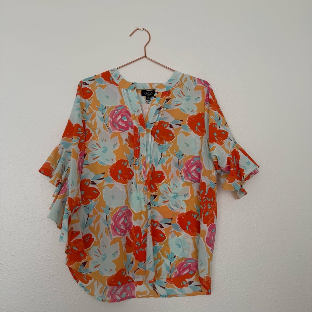 Gigio bell sleeve Floral Blouse in Orange, Pink, and White